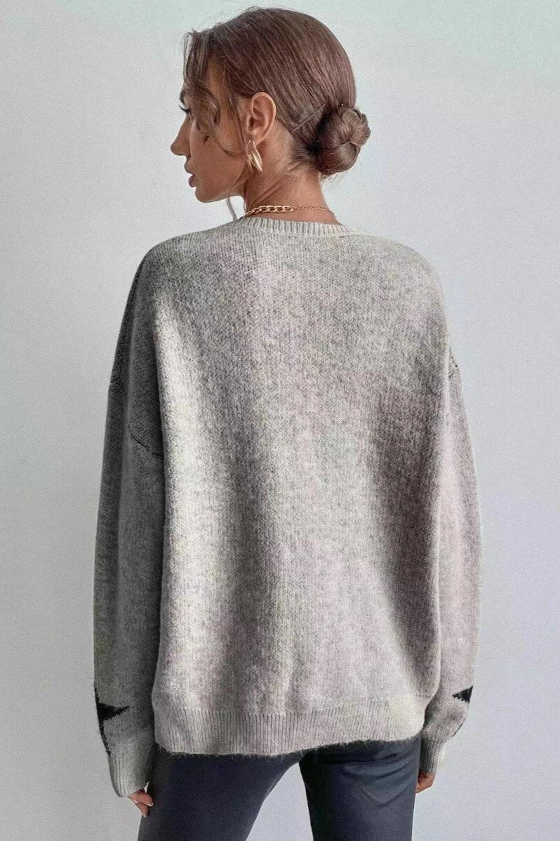 Grå langærmet sweater med stjernetryk 