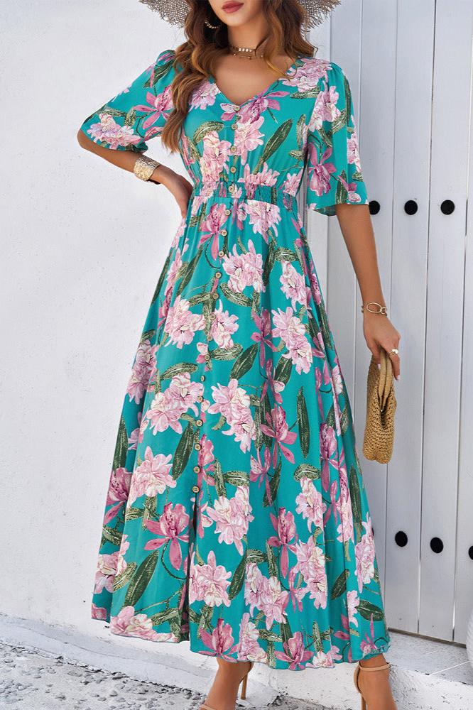 Chic sommerblomstret midi-kjole med V-hals sideslids